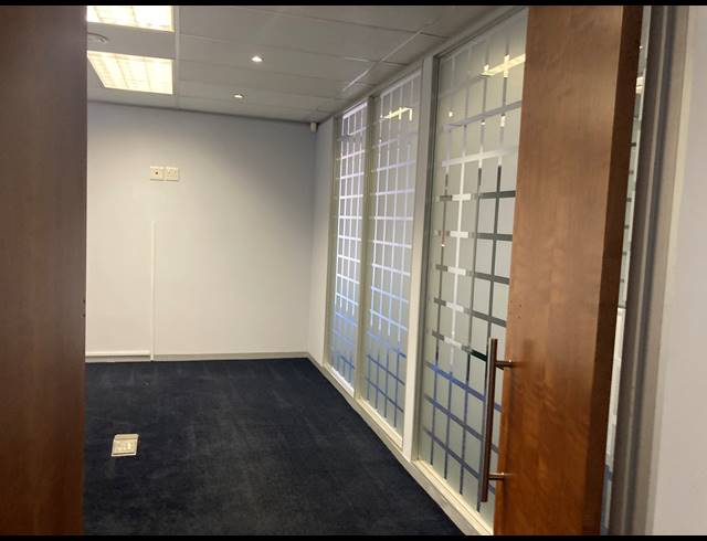 620M² OFFICE TO LET IN KENILWORTH